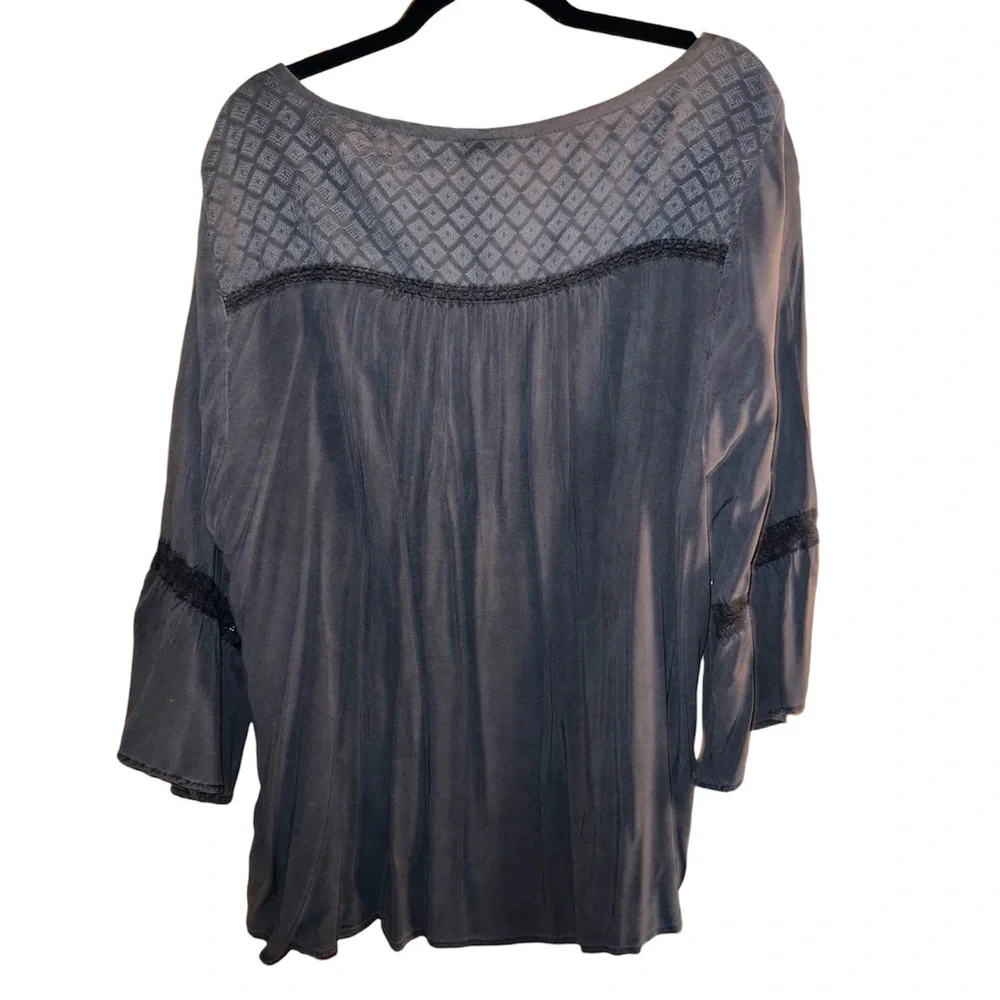 𝐓𝐎𝐑𝐑𝐈𝐃 | GRAY LACE BELL SLEEVE BLOUSE - Picture 7 of 11